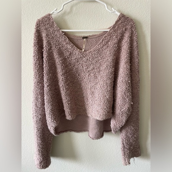 Free people popcorn crop sweater in pink - Picture 3 of 5